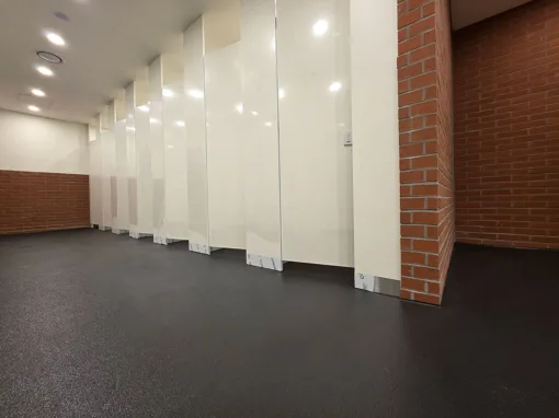 어린이회관내 화장실 바닥