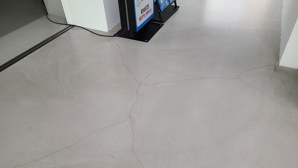 마이크로콘크리트토핑 로보티즈 바닥리뉴얼 작업