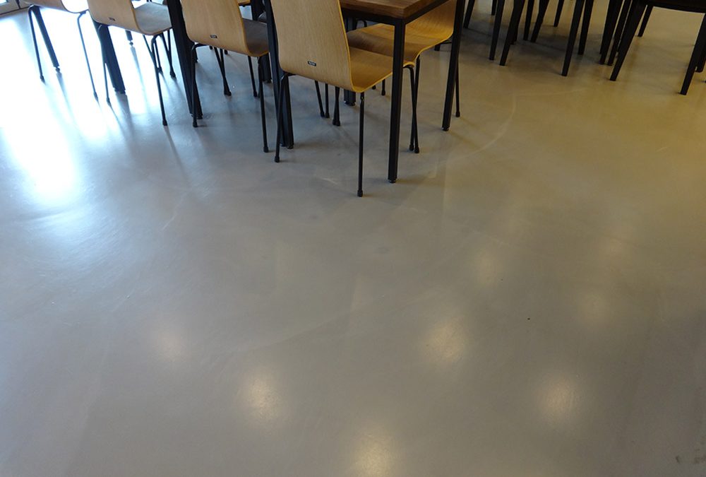 셀프레벨링을 적용한 빈티지바닥 마감용 코팅 광도의 종류